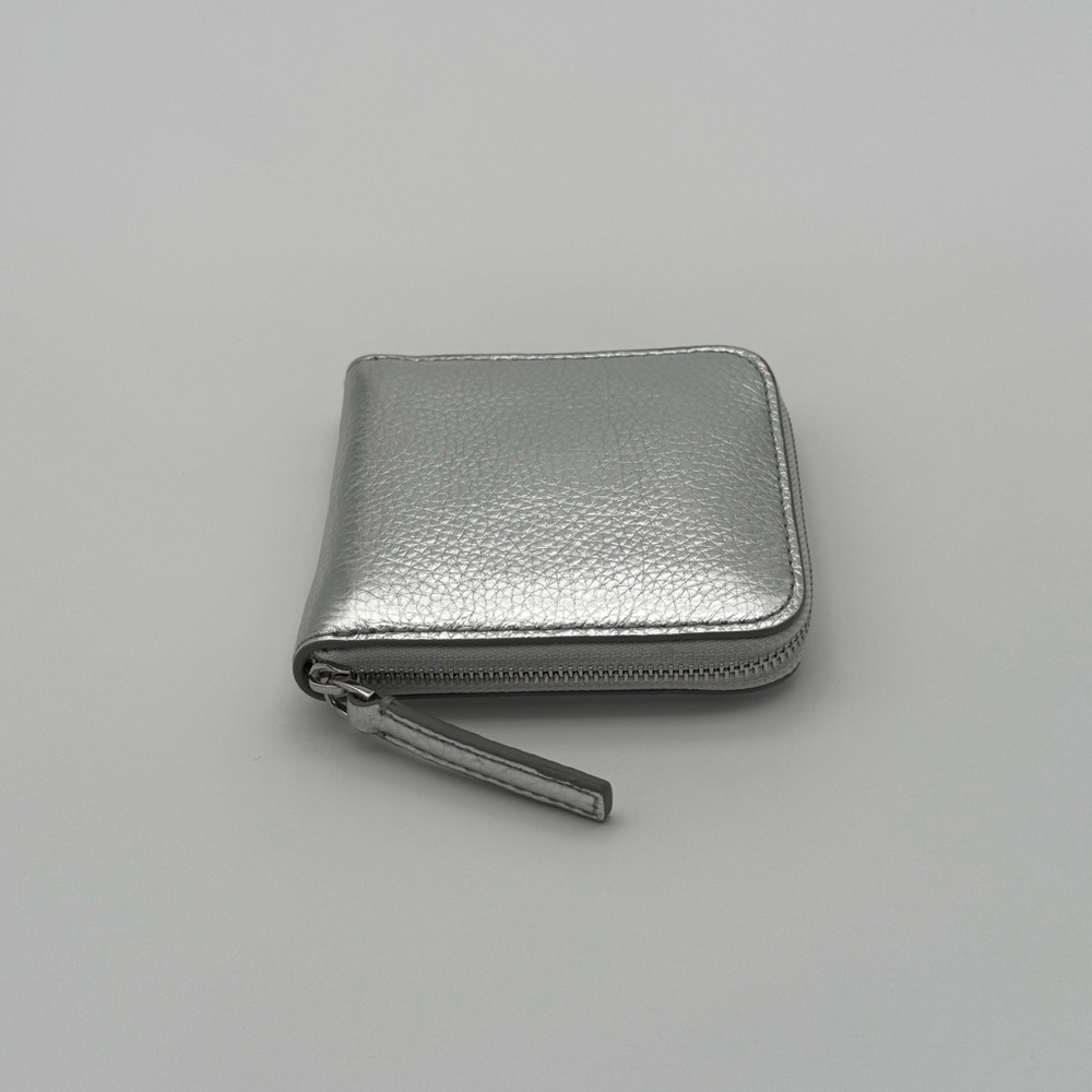 Madewell The Essential Leather Zip Wallet in Silver Metallic